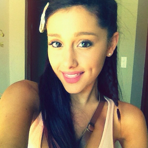 File:Ariana's new brown hair.png