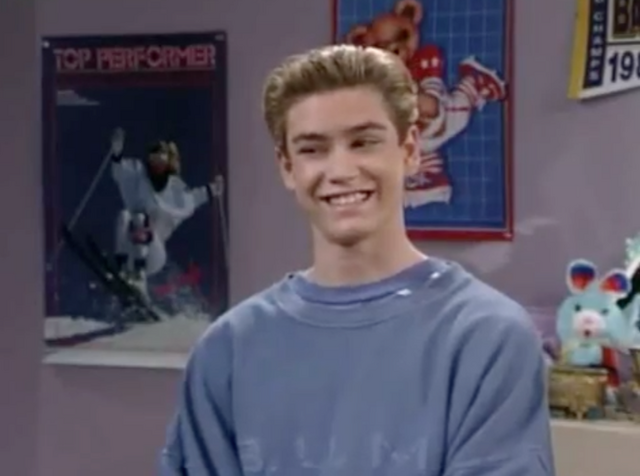 File:S2 E1 - The Prom -43 zack.png