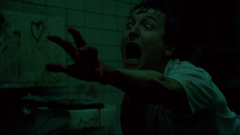 Adam gritando.png