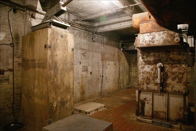 File:Rusted-metal-boiler.jpg