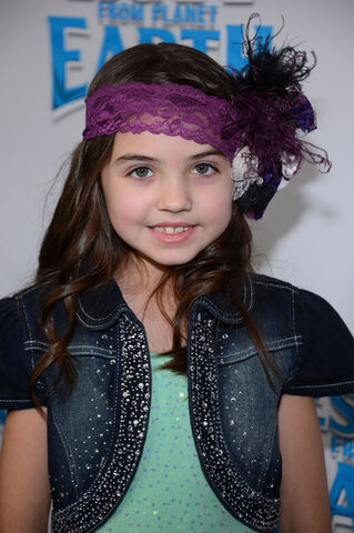 File:Gracie+Whitton+Premiere+Weinstein+Company+rc14iQeTDqCl.jpg