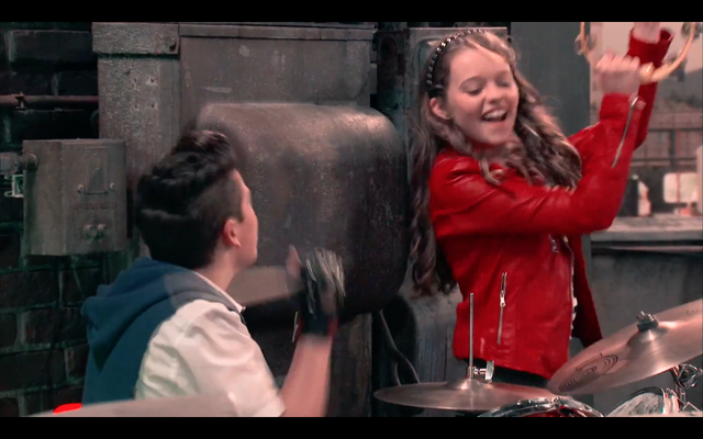 File:Freddy and Summer (1).png