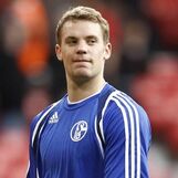 Manuel-Neuer-110504-WarmUp-R300