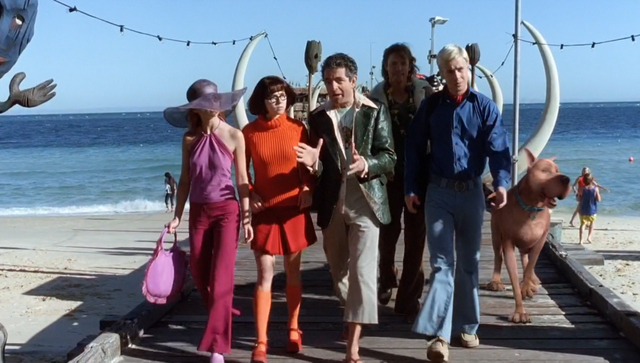 File:Mondavarious walks gang onto Spooky Island.png