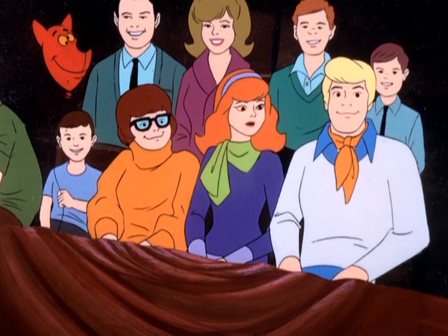 File:Balloon in shape of Scooby's head.png
