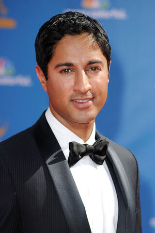 File:Maulik Pancholy.jpg