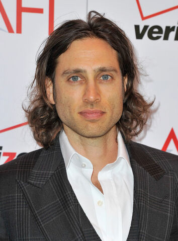 File:Brad+Falchuk+13th+Annual+AFI+Awards+Arrivals+SVKzMqYxnbhl.jpg