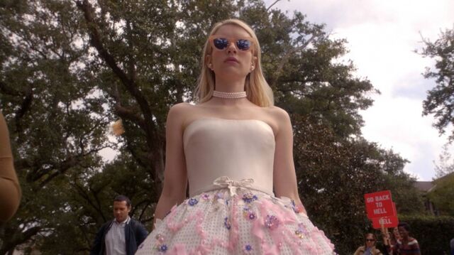 File:Normal ScreamQueens112 1019.jpg