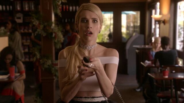 File:Normal ScreamQueens112 1304.jpg