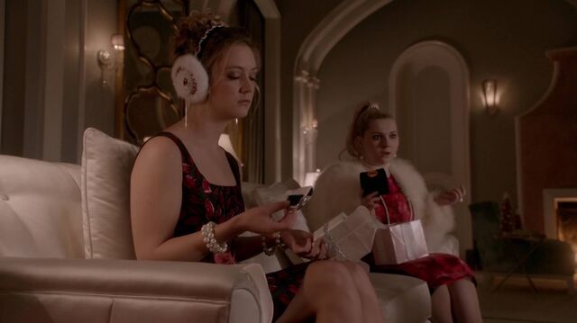 File:Normal ScreamQueens111 0098.jpg