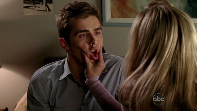 File:9x5 Lucy desexing Cole.jpg