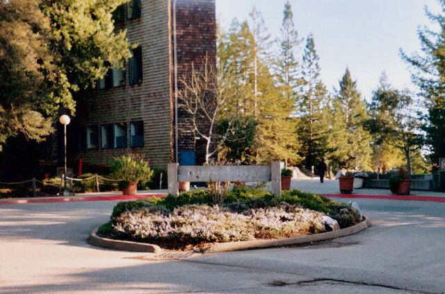 File:Oakes College.jpg
