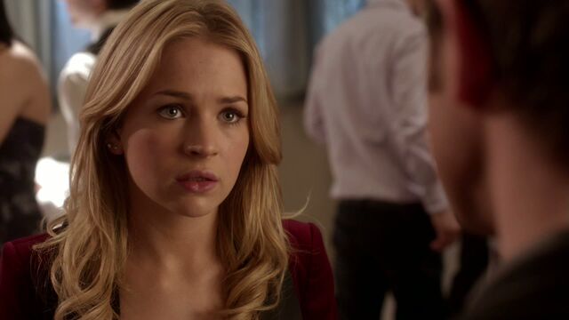 File:Cassie lucky7.jpg