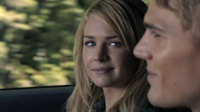 File:Cassie beneath4.jpg
