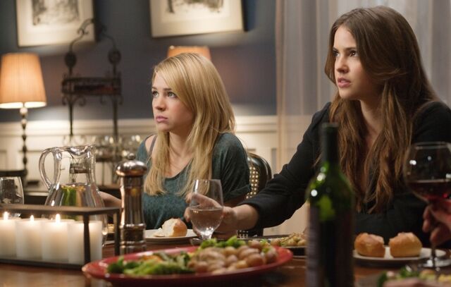File:Shelley-hennig-photo.jpg