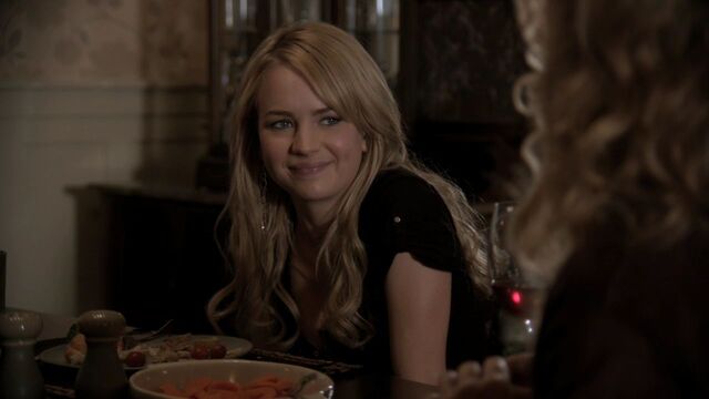 File:Cassie-slither2.jpg