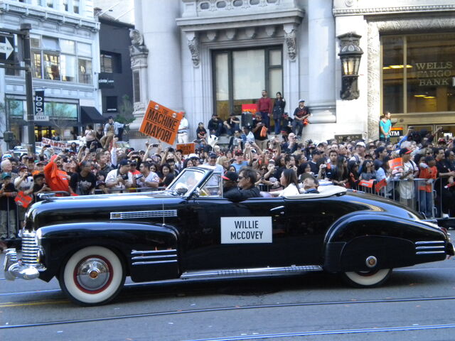 File:GiantsParade22.jpg