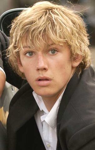 File:Alex Pettyfer hot (16).jpg