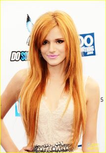 Bella-thorne-do-something-awards-01.jpg