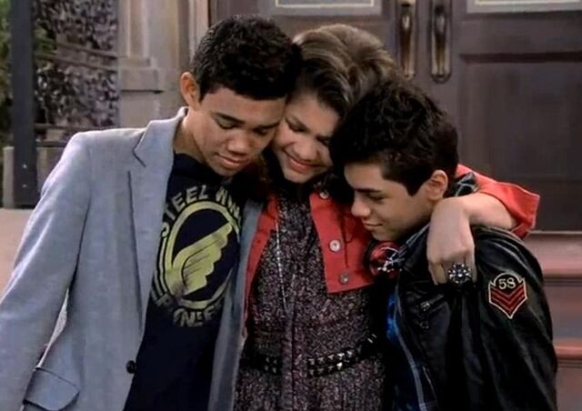 File:Model It Up Hug.jpg
