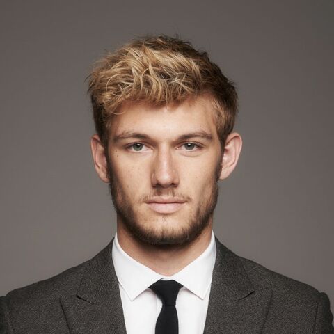 File:Alex Pettyfer.jpg