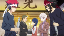 Soma Vs. Ryo at the fish market (anime)