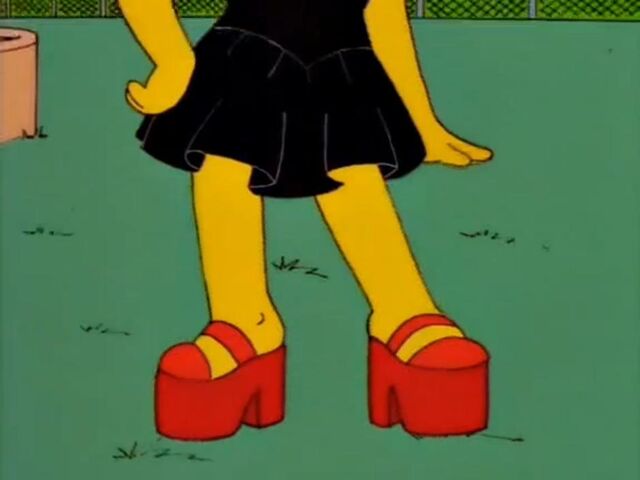 File:BlackdressLisa1.jpg