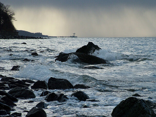 File:Cloch-beach-view.jpg