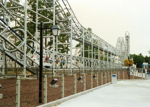 File:Ultra Twister at SFGAdv.jpg