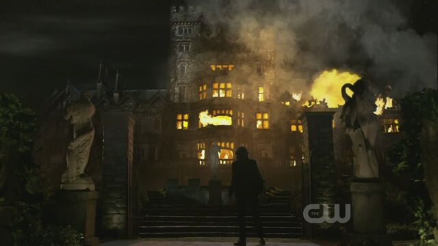 File:S10ep13-mansion.jpg