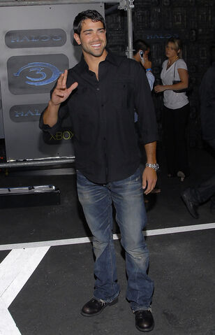 File:Jesse+Metcalfe+XBOX+360+HALO+3+Sneak+Preview+4hW0WdAvlcjx.jpg