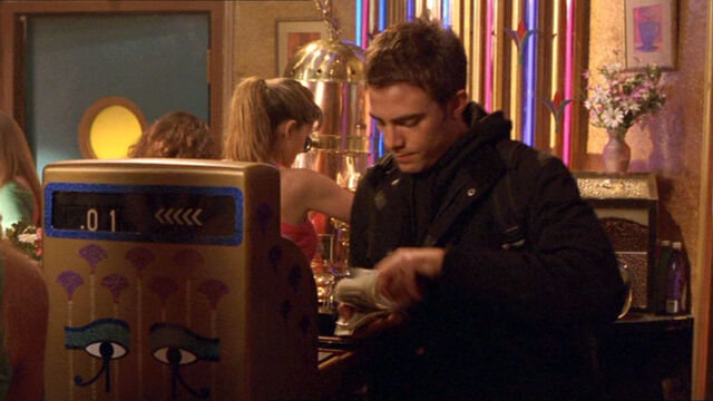 File:Kevin-Grady-4x19-03.jpg