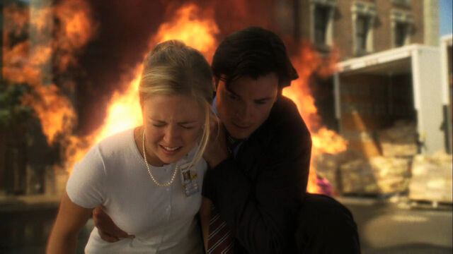 File:1002Smallville0422HQ.jpg