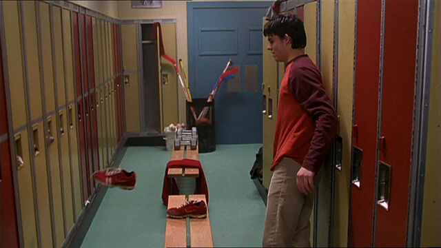 File:Troy-Turner-1x10-02.jpg