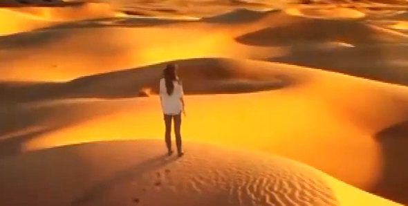 File:Poor Lois in desert1.png