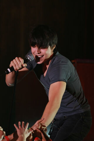 File:Nolan+Gerard+Funk+David+Archuleta+Performs+q2zcH QDLfjx.jpg