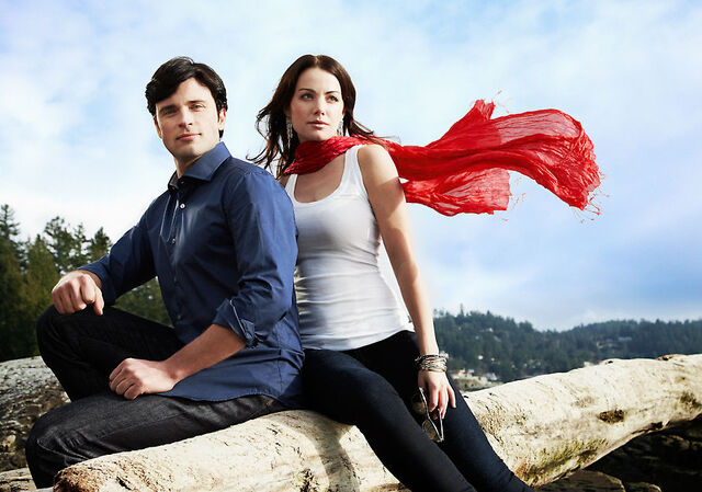 File:110405mag-smallville1.jpg