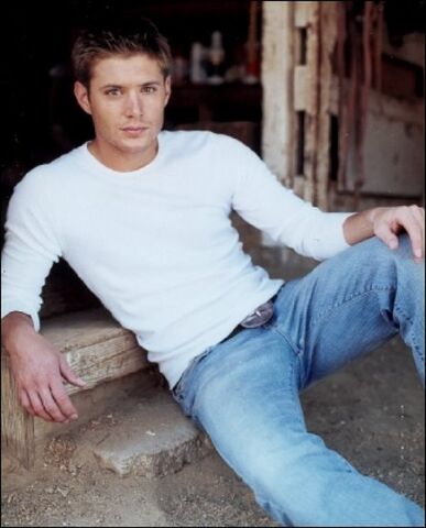 File:Jensen Ackles Alyson Dyer 2004-02.jpg