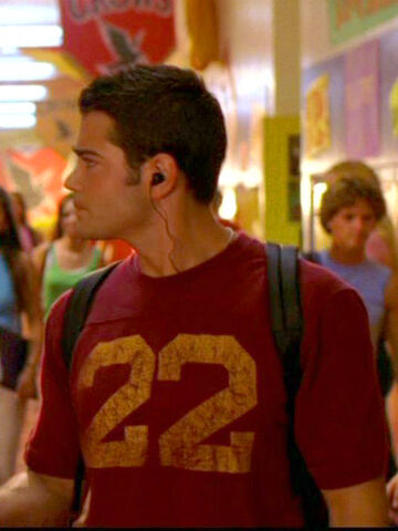 File:Smallville303 180-x.jpg