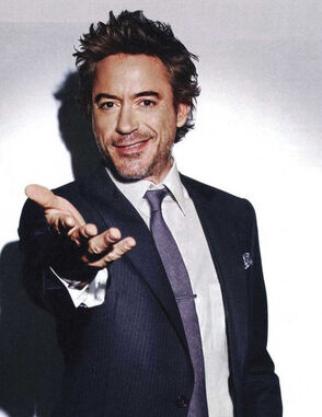 Downey-robert-downey-jr-35584090-400-519