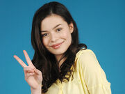 Miranda-Cosgrove-miranda-cosgrove-32679833-500-375