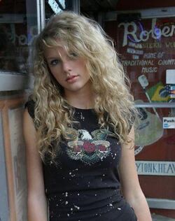 TaylorSwiftasLights Young