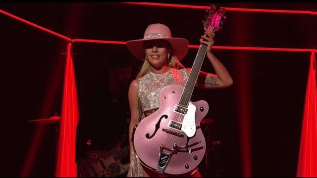 File:Lady-gaga-a-yo-10-22-16.jpeg