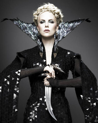 File:SWHqueenpromo.jpg