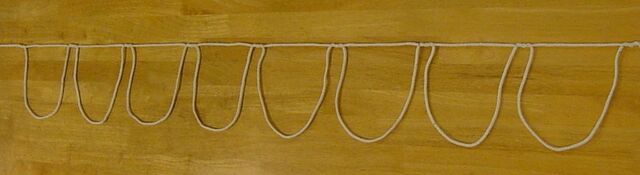 File:Completed Tangle Resistant Garland.jpg
