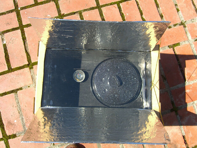 File:Beths box cooker-1.jpg