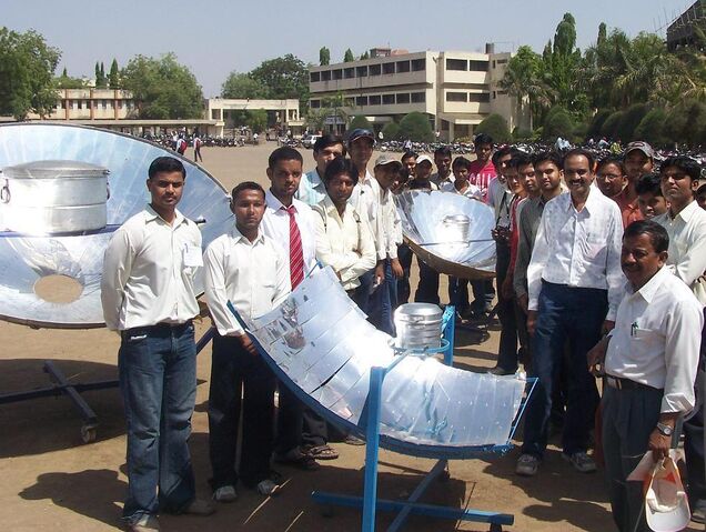 File:University students of Dhule.jpg