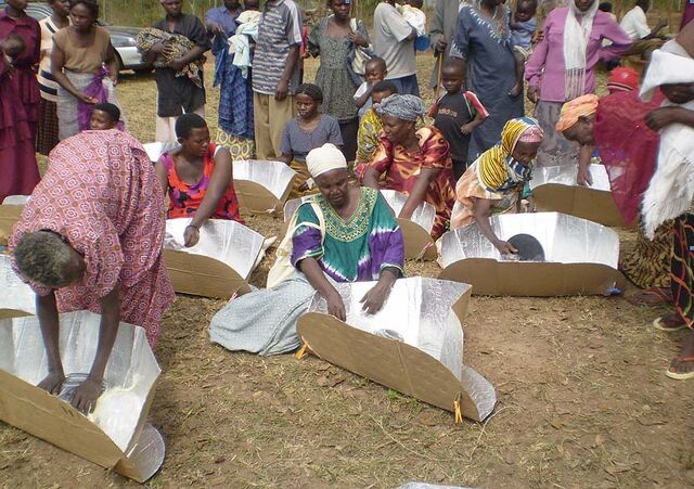 File:Biharwe village Uganda 2007.jpg