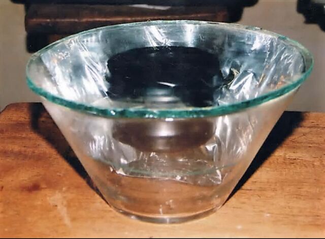 File:Greenhouse Solar Cooker.jpg