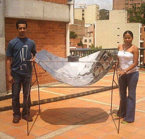 File:Mauricio Acero Olla Solar2.jpg